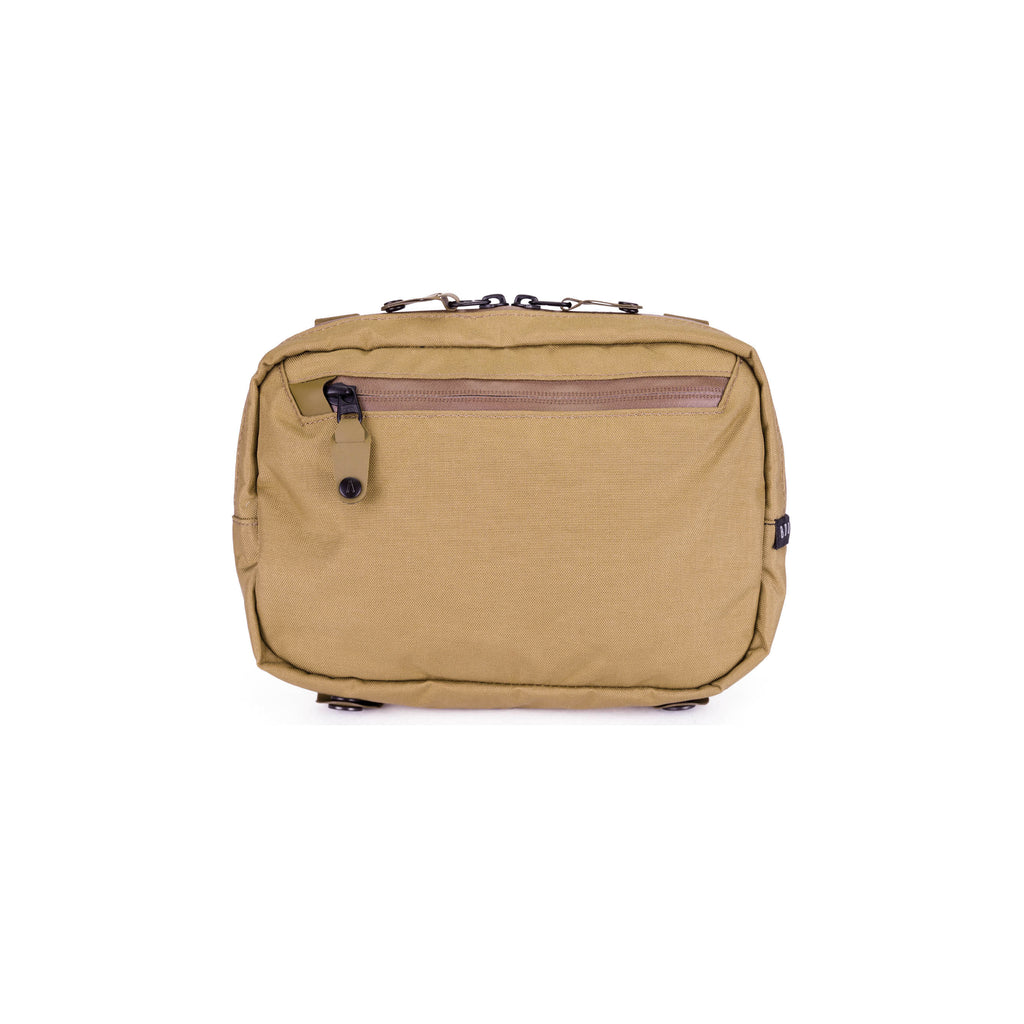 TOILETRY & TECH KIT