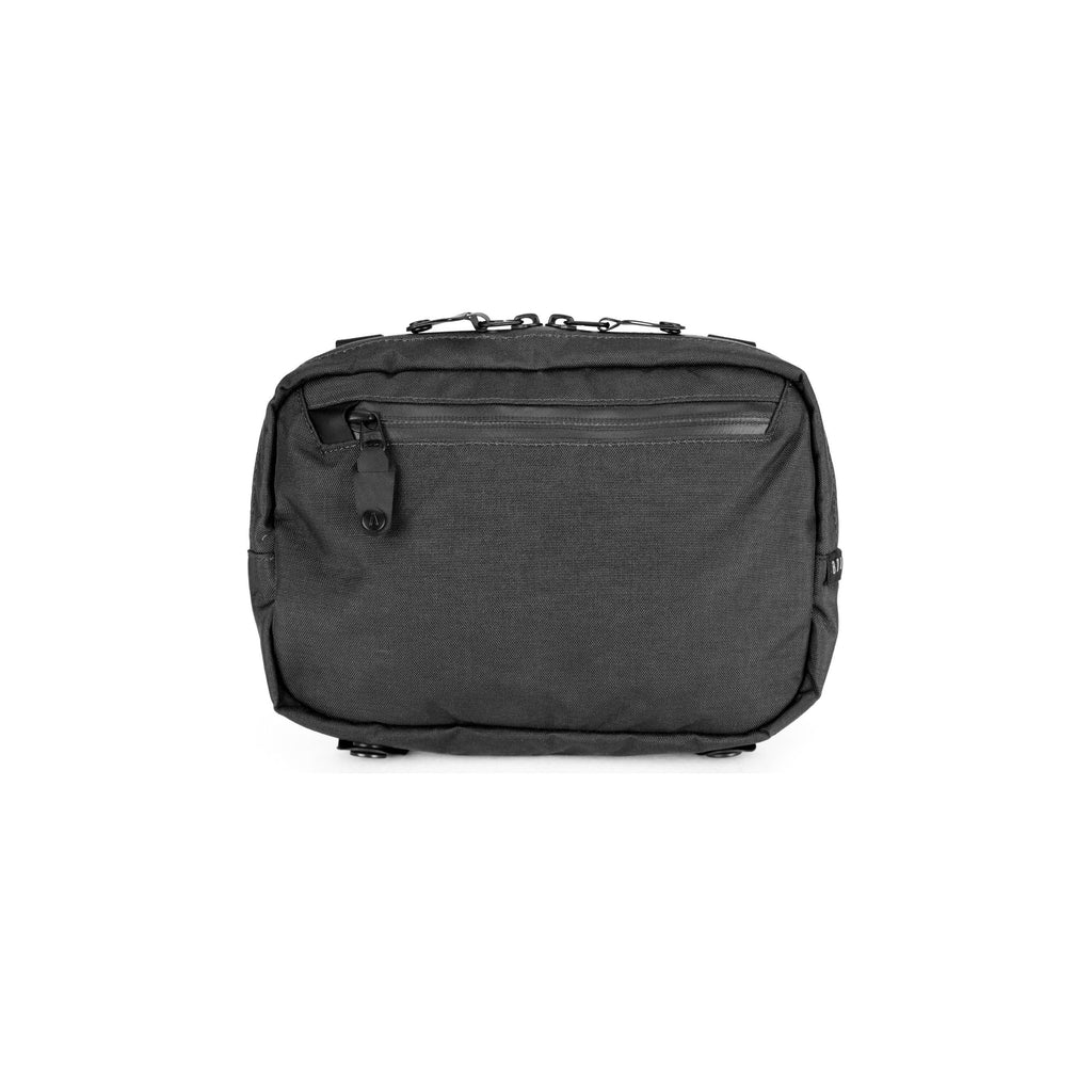TOILETRY & TECH KIT