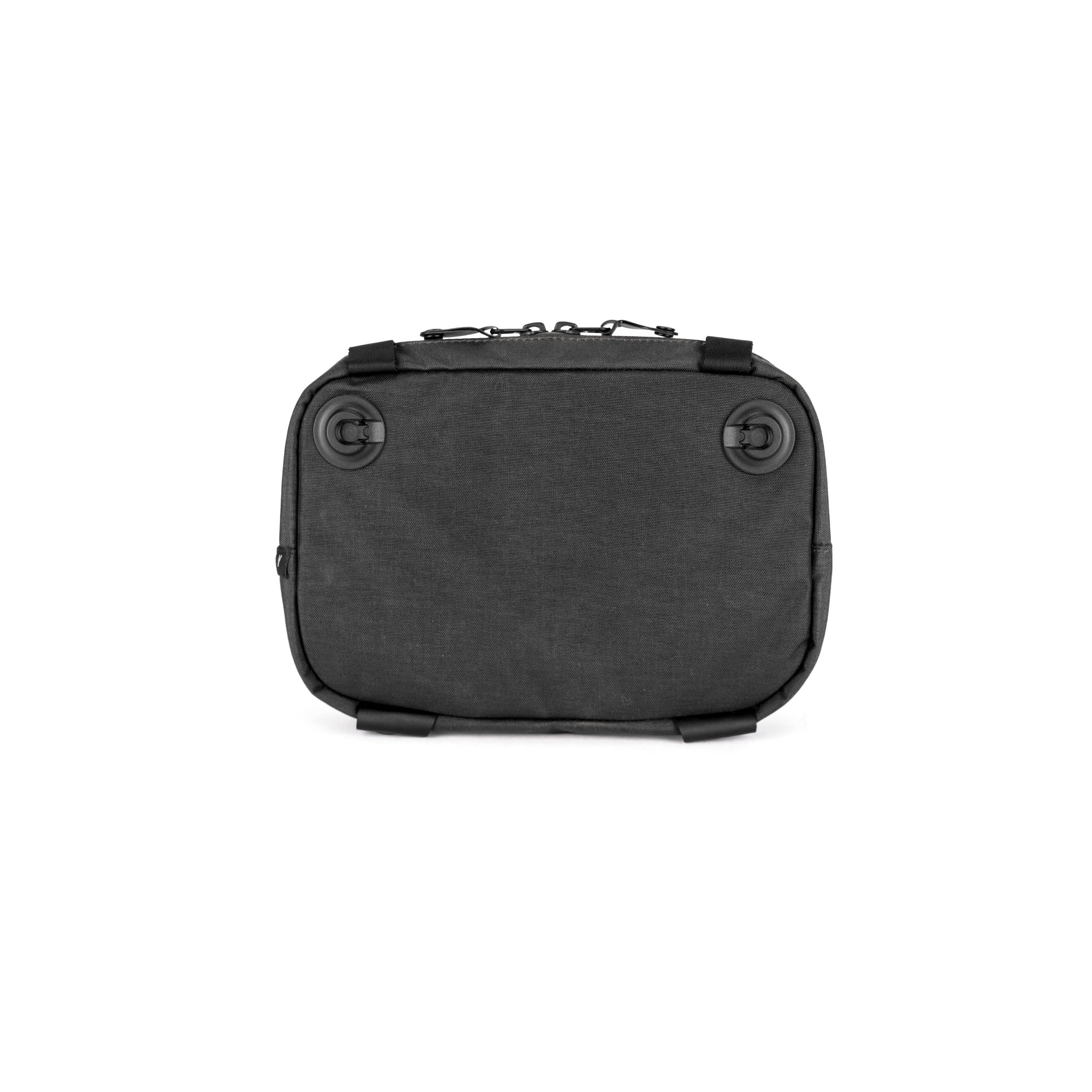 TOILETRY & TECH KIT