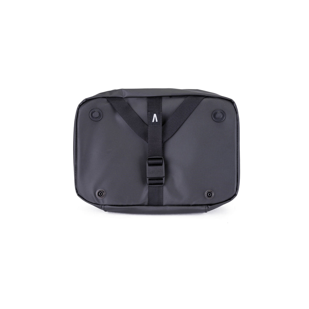 TOILETRY & TECH KIT
